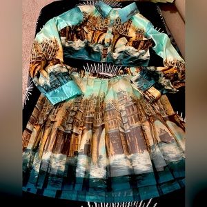 Two piece crop bitten up and Rouch to mini skirt with Italy print. Size L